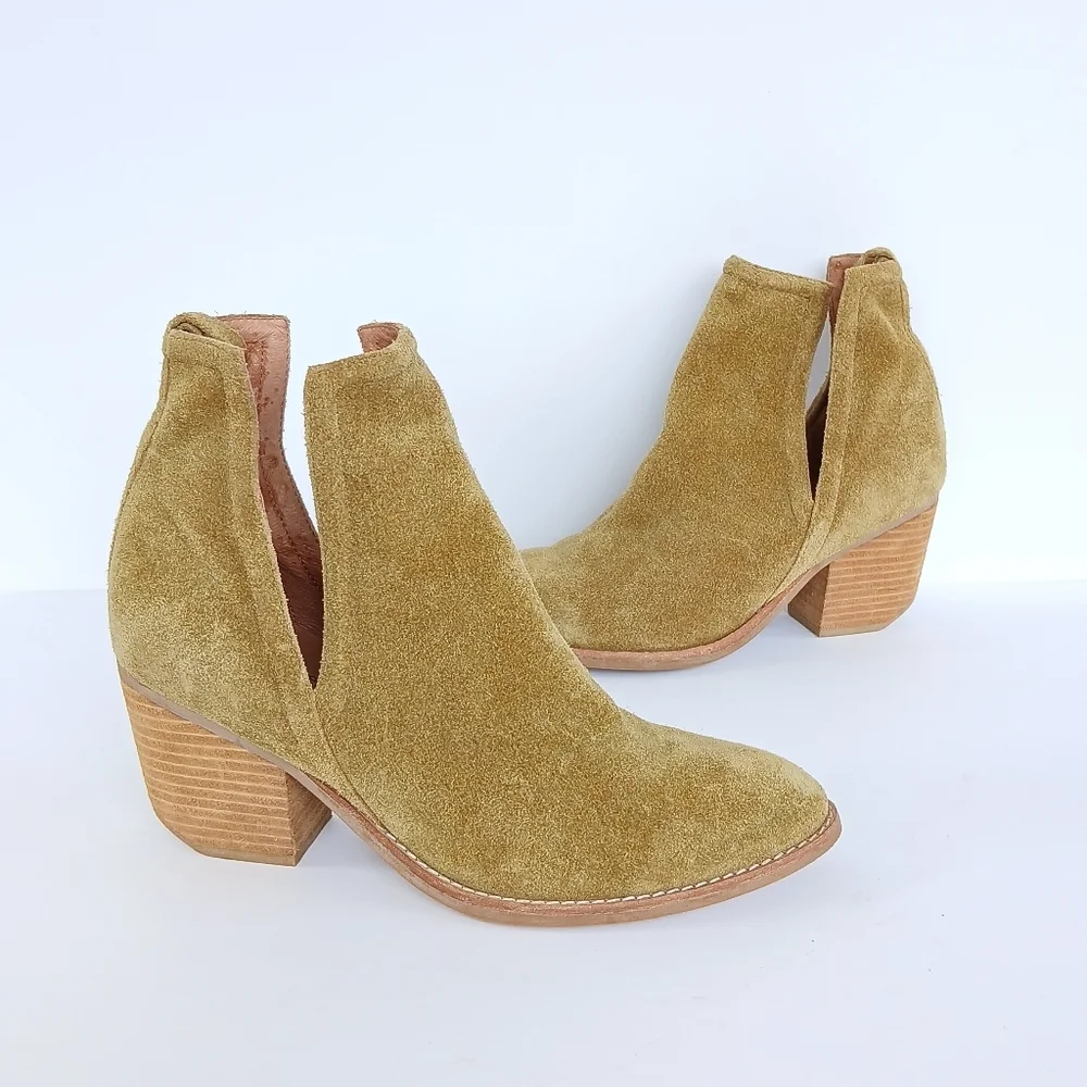 Jeffrey Campbell Orwell Suede Bootie Size 10